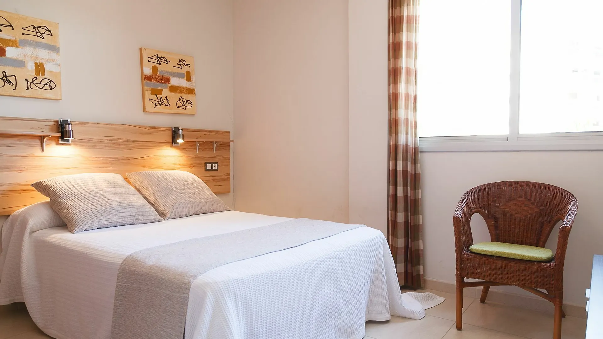 Hauzify I Apartaments Panoramic Miami Playa Spain